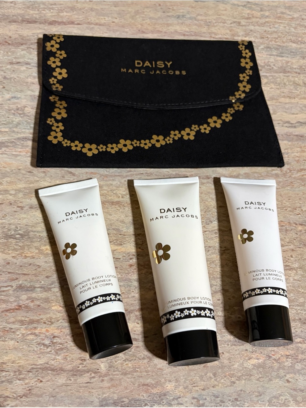 Marc Jacobs Daisy Black & Gold Pouch with Daisy Luminous Body Lotion Trio Set